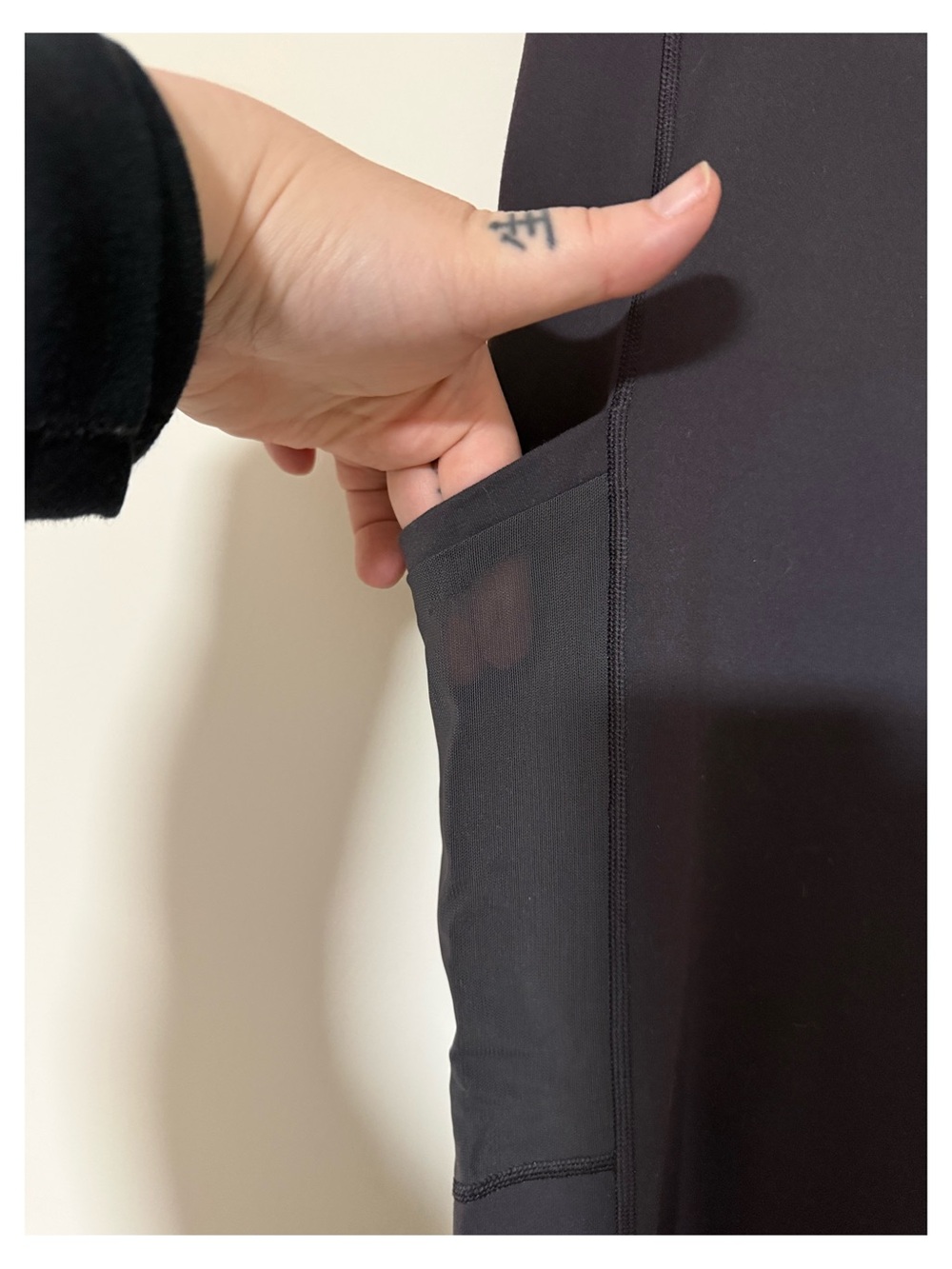 Fabletics High-Waist Dark Grey Powerhold Legging with Side Pockets - Picture 4 of 4